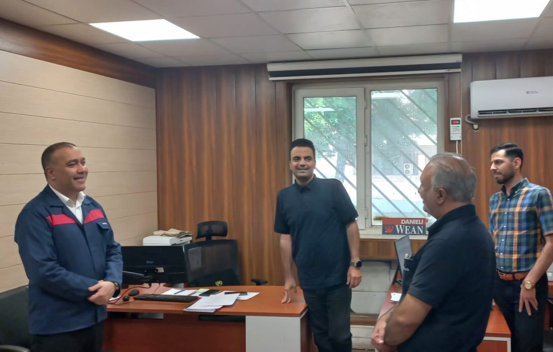  قائم‌مقام فولاد اکسین از واحدهای فنی، مهندسی و اجرای پروژه‌ها بازدید کرد