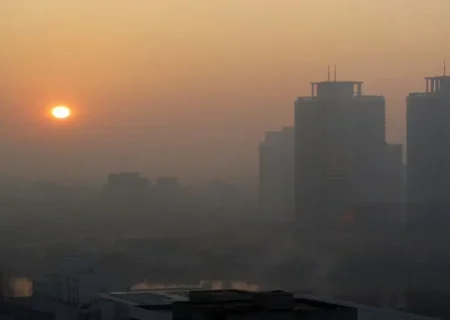 مدارس ابتدایی و متوسطه دوره اول شهرهای آلوده خوزستان تا پایان آبان تعطیل شد