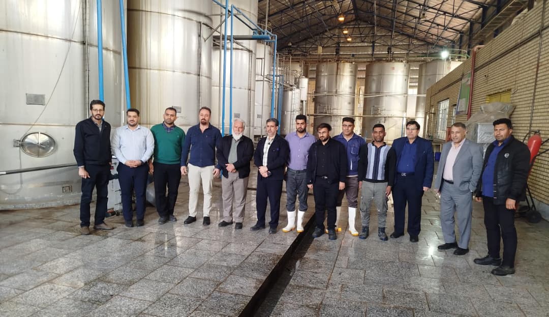 بازدید میدانی مدیرعامل هفت‌تپه از صنایع جانبی؛ تأکید بر افزایش تولید و دستیابی به ظرفیت اسمی