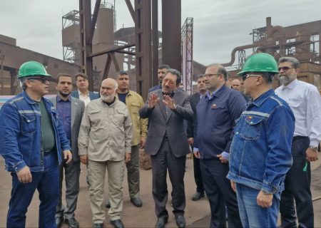  بازدید وزیر صمت و استاندار خوزستان از دو شرکت فولادی آسیب‌دیده از جنگ