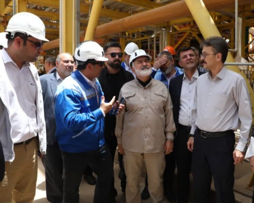 بررسی موضوعات بازسازی شرکت آلومینیوم خوزستان و توسعه پتروشیمی مسجدسلیمان در بازدید میدانی