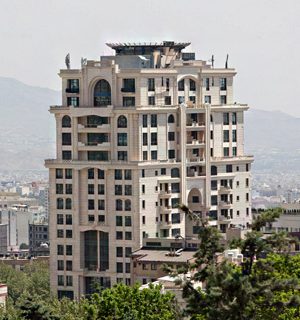 پشت‌پرده یک آپارتمان در تهران؛ پاداش حمایت رسانه‌ای یا ادعایی که نیازمند شفاف‌سازی است؟