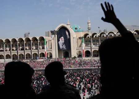 تشییع شکوه حقیقت؛  ای ایران، بخوان