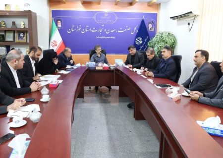 در نشست مشترک مدیرکل صمت و مدیرعامل خانه مطبوعات خوزستان تأکید شد: بررسی راهکارهای تأمین کاغذ نشریات استان