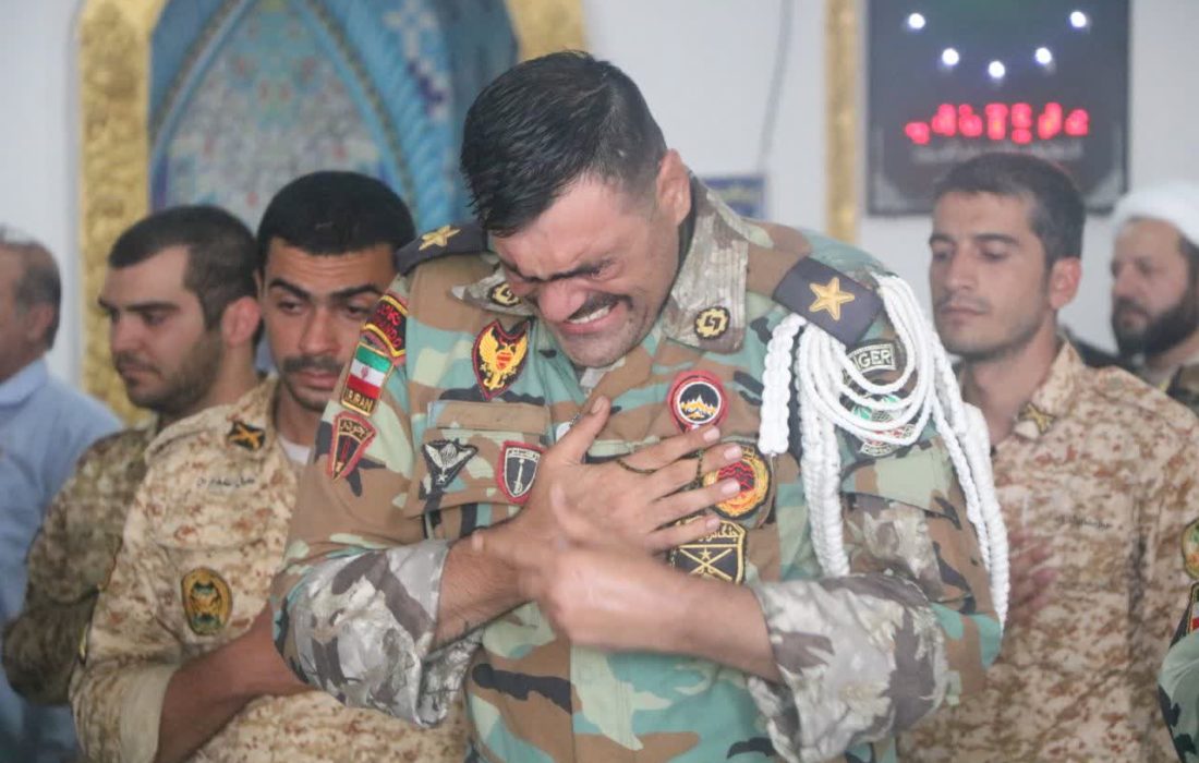 پرچم متبرک حرم رضوی در میان رزمندگان جنوبغرب ارتش به اهتزاز درآمد