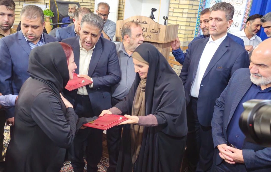 وزیر راه: امروز یکی از بهترین روزهای کاری من است؛ اسناد خانههای مردم تقدیم شد