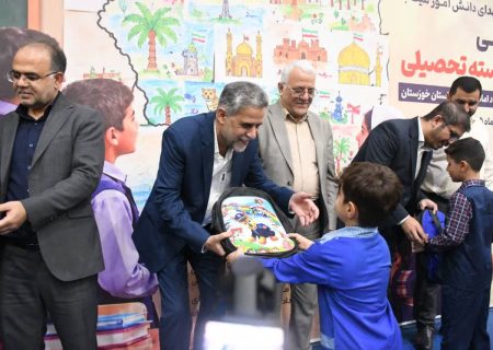 خوزستانی‌ها برای مهربانی؛ پویش ملی «جشن عاطفه‌ها» با هدف تأمین ۹۰ هزار بسته تحصیلی آغاز شد