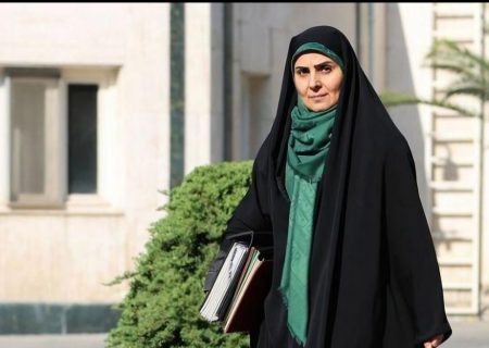 فرزانه صادق وارد خوزستان شد؛ بسته‌ای از طرح‌های مسکن، راه و حمل‌ونقل در برنامه سفر
