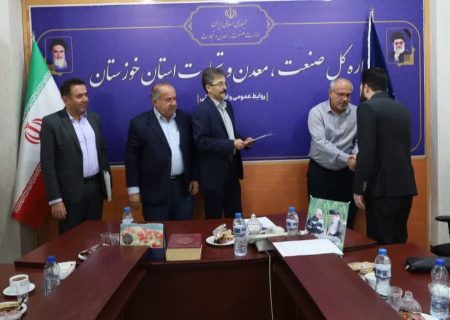 آغاز رسمی دوره جدید مدیریت اتاق اصناف اهواز با تحویل اعتبارنامه هیئت‌رئیسه