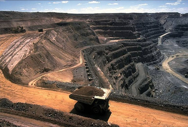  فناوری‌های جهانی در حاشیه موانع تولید؛ معدن ایران به کدام سو می‌رود